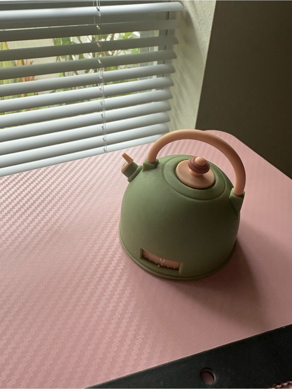 Green and Pink Wind Up Mini Kettle Cute Kitchen Timer